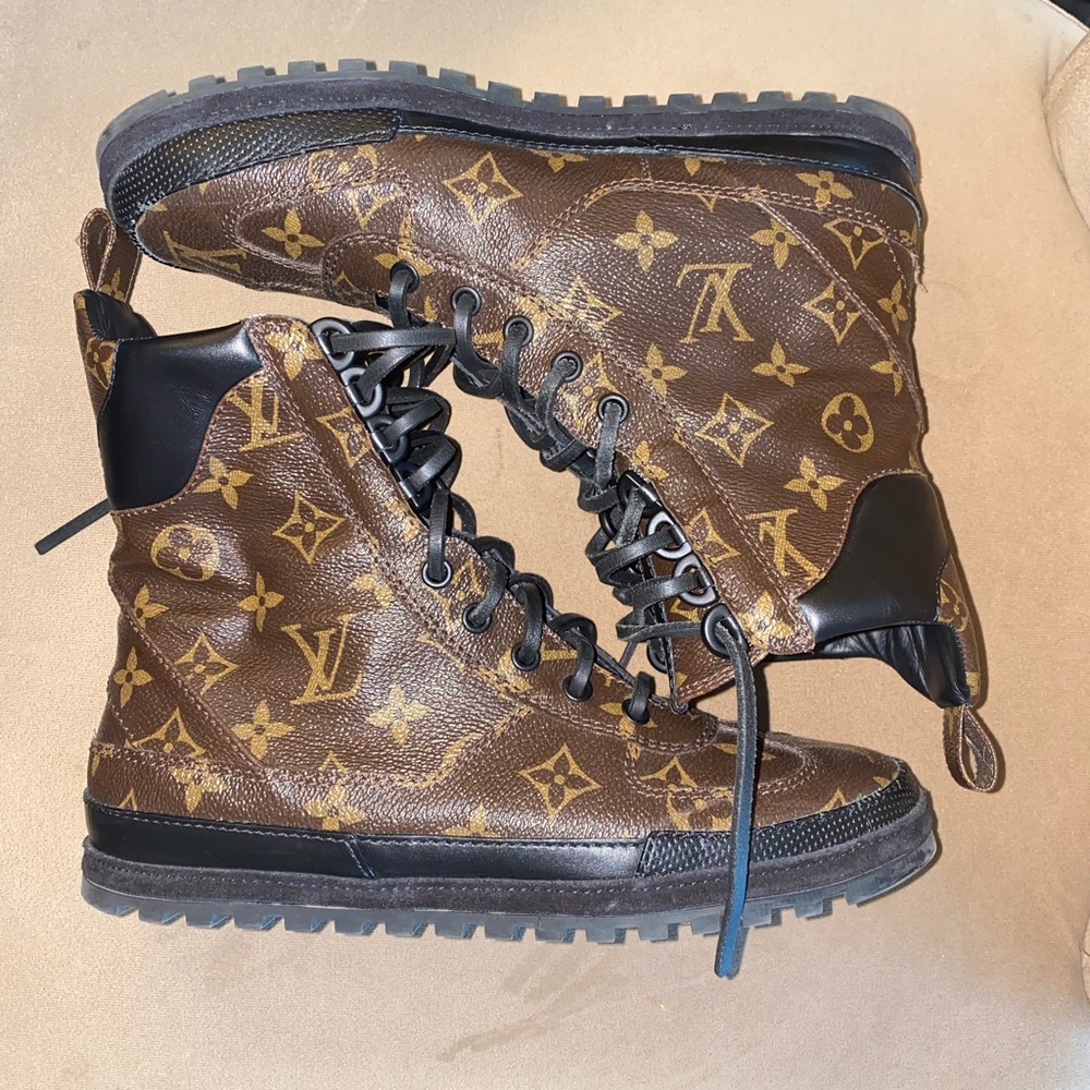 Louis Vuitton Combat Boot 37.5